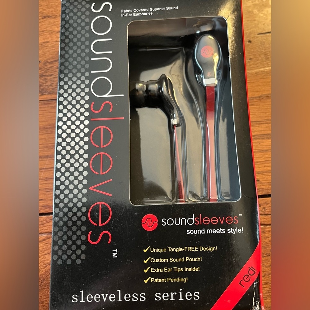 Soundsleeves, fabric covered in-ear earphones, red